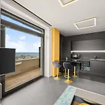Terrazza Colombo - White And Gold 公寓