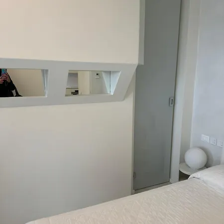 Terrazza Colombo - White And Gold Génova