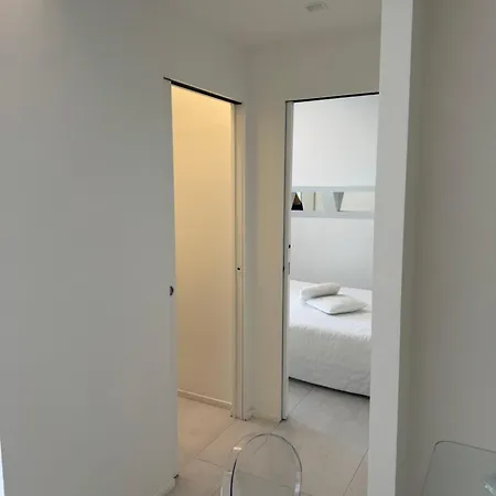 Terrazza Colombo - White And Gold *