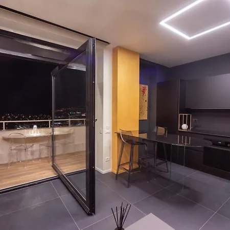 Terrazza Colombo - White And Gold Апартаменты *