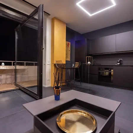 Terrazza Colombo - White And Gold *