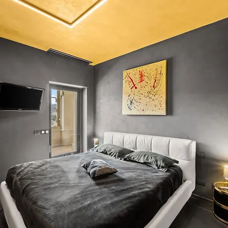 Terrazza Colombo - White And Gold 热那亚