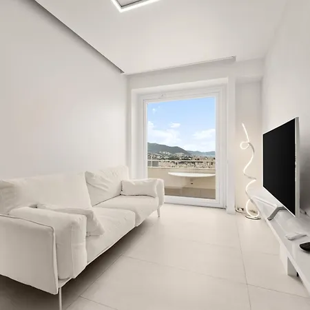 Terrazza Colombo - White And Gold شقة