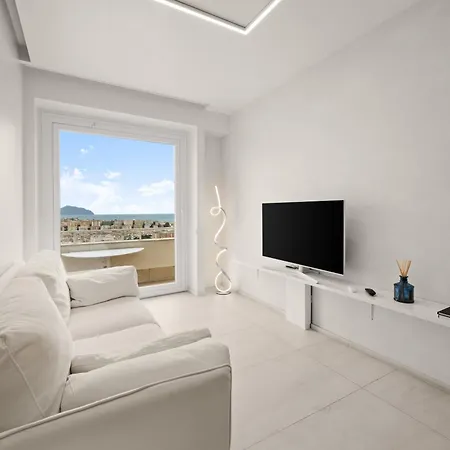 Terrazza Colombo - White And Gold جنوة